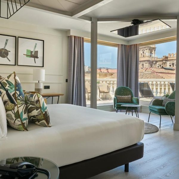 Vincci Larios Diez Hotel Bedroom Featured Image